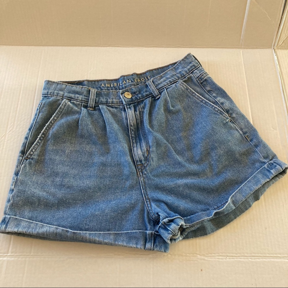 American Eagle Mom shorts Sise 6